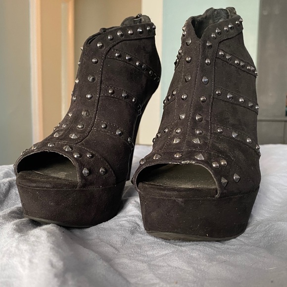 G by Guess • Peep Toe Booties - Picture 2 of 5